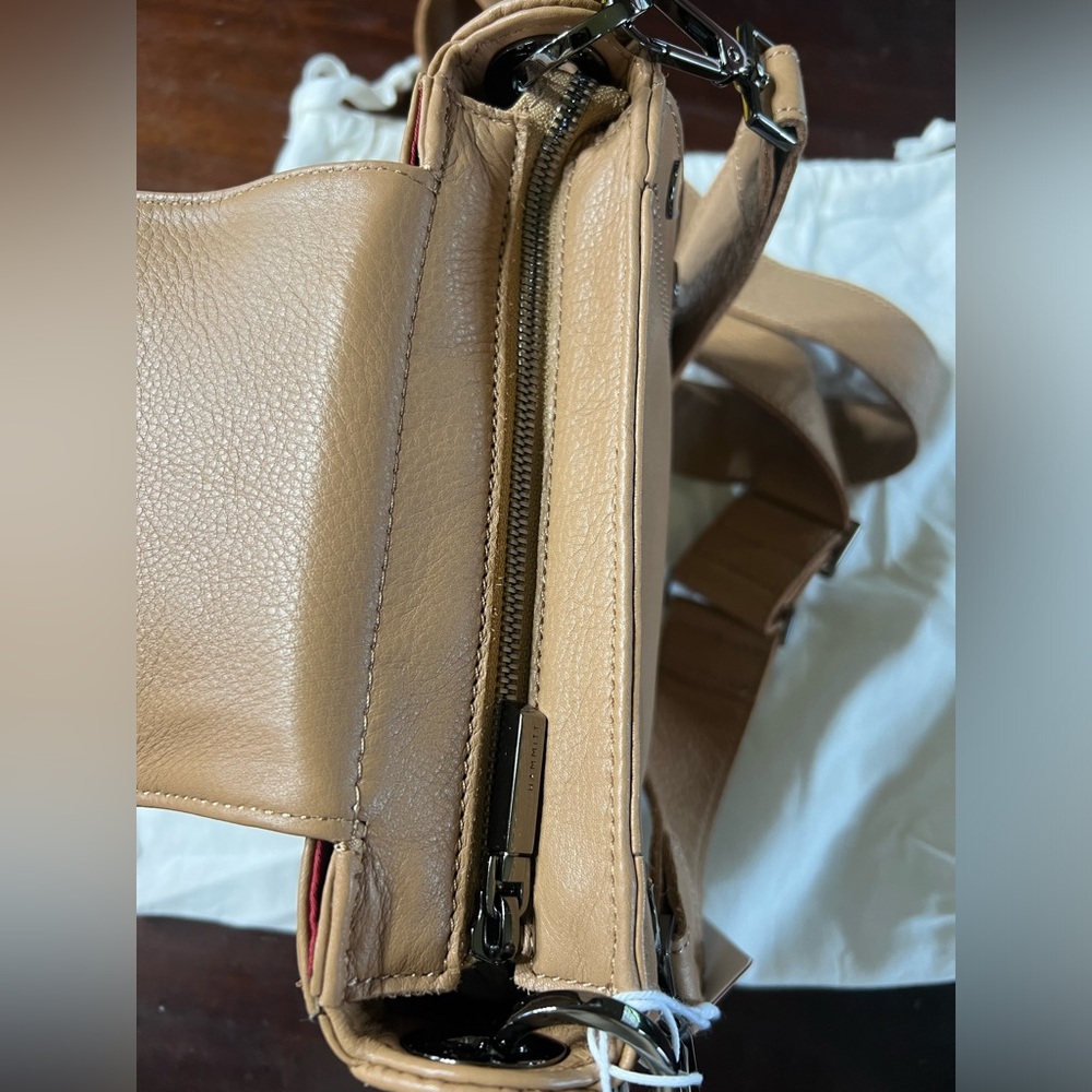 Hammitt KAYCE SADDLE MED
Color Biscotti/Gunmetal NEW - Picture 10 of 11